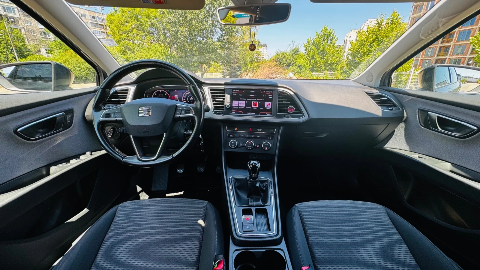 Seat Leon, снимка 7 - Автомобили и джипове - 55472079