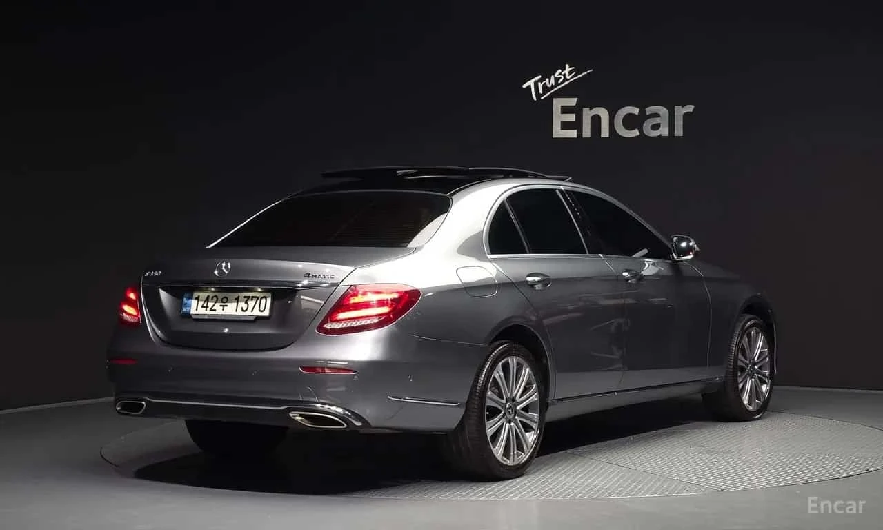 Mercedes-Benz E 450 4MATIC/360/DIS/HUD/BURMESTER/ОБДУХВАНЕ, снимка 2 - Автомобили и джипове - 55786989