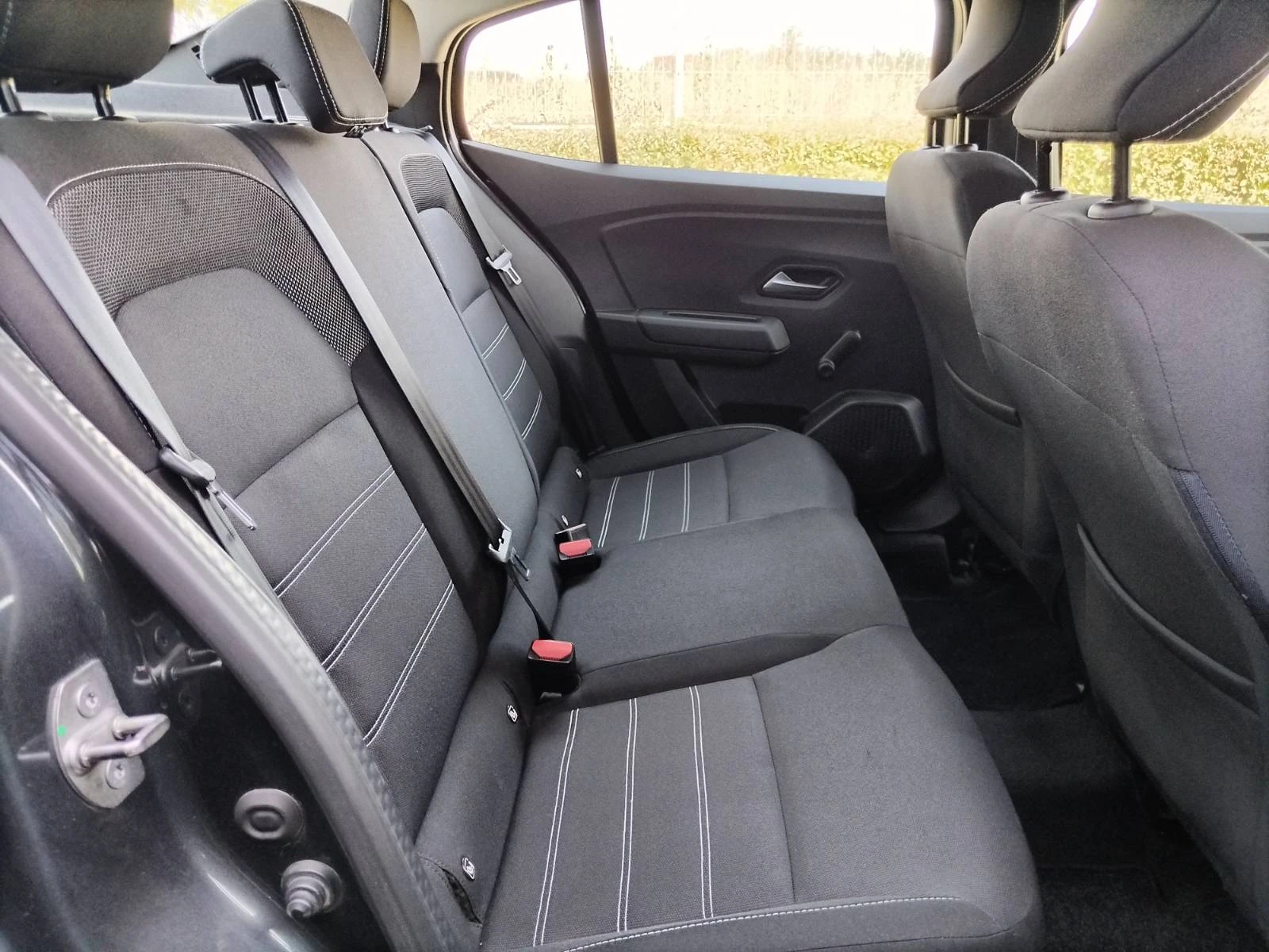Dacia Logan 1.0Tce/100к.с./ECO-G, снимка 17 - Автомобили и джипове - 55811269