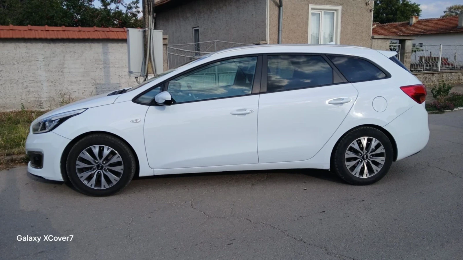 Kia Ceed 1.4DOHC16V, снимка 4 - Автомобили и джипове - 56123669