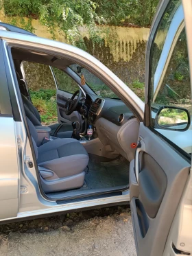Toyota Rav4 2.0 D4D, снимка 8