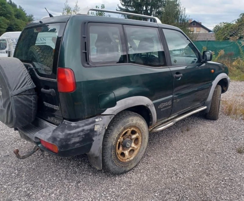 Nissan Terrano 2.7D, снимка 3 - Автомобили и джипове - 47469175