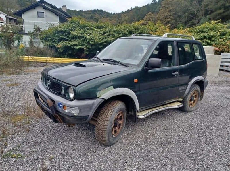 Nissan Terrano 2.7D, снимка 1 - Автомобили и джипове - 47469175