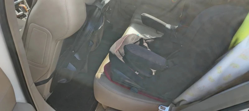 Cadillac Srx, снимка 13 - Автомобили и джипове - 53292954