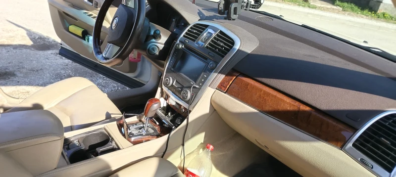Cadillac Srx, снимка 7 - Автомобили и джипове - 53292954