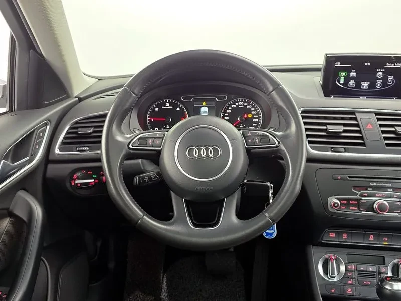 Audi Q3 2.0 TDI Quattro, снимка 13 - Автомобили и джипове - 55128646