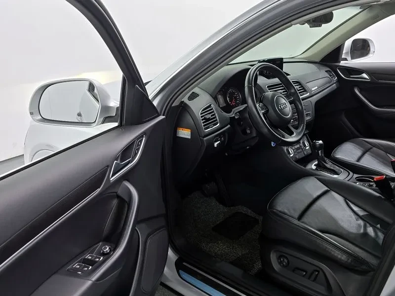 Audi Q3 2.0 TDI Quattro, снимка 10 - Автомобили и джипове - 55128646