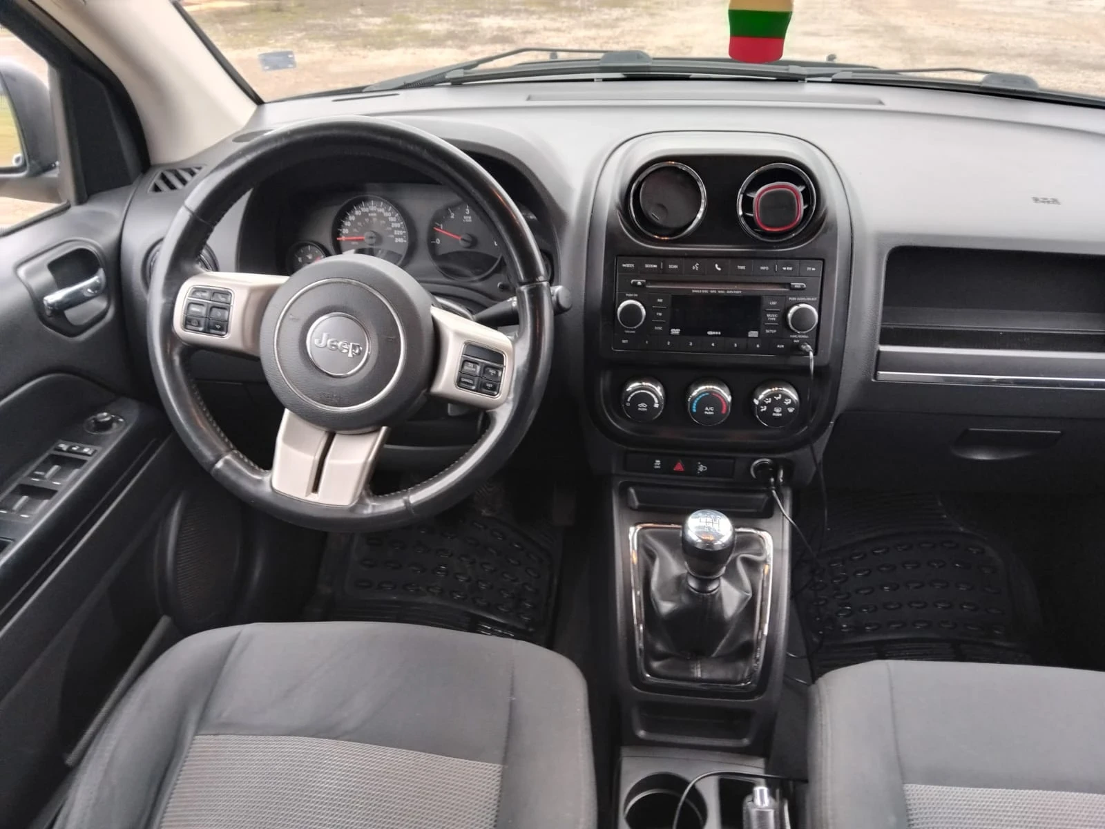 Jeep Compass 2.2 - изображение 7