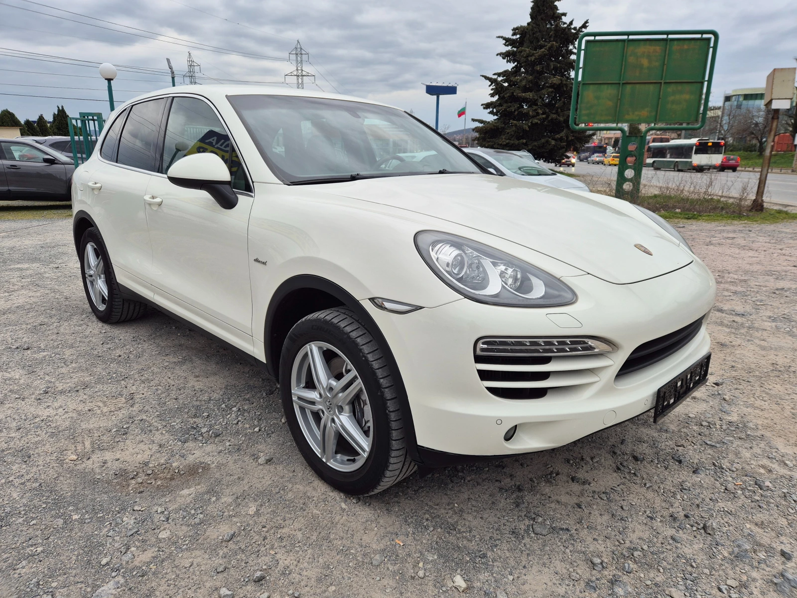 Porsche Cayenne 3.0d 245кс, снимка 7 - Автомобили и джипове - 53905307