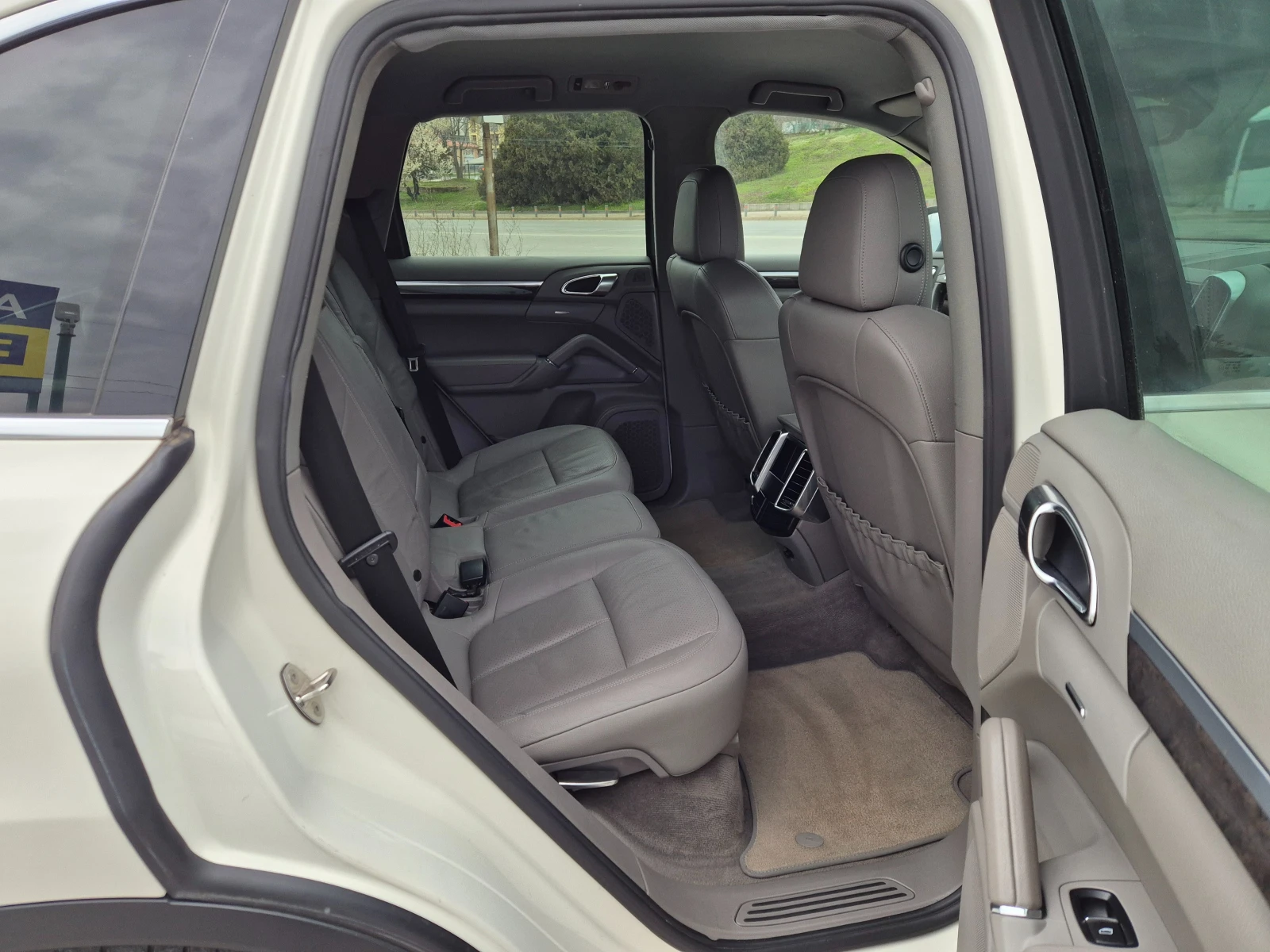 Porsche Cayenne 3.0d 245кс, снимка 10 - Автомобили и джипове - 53905307