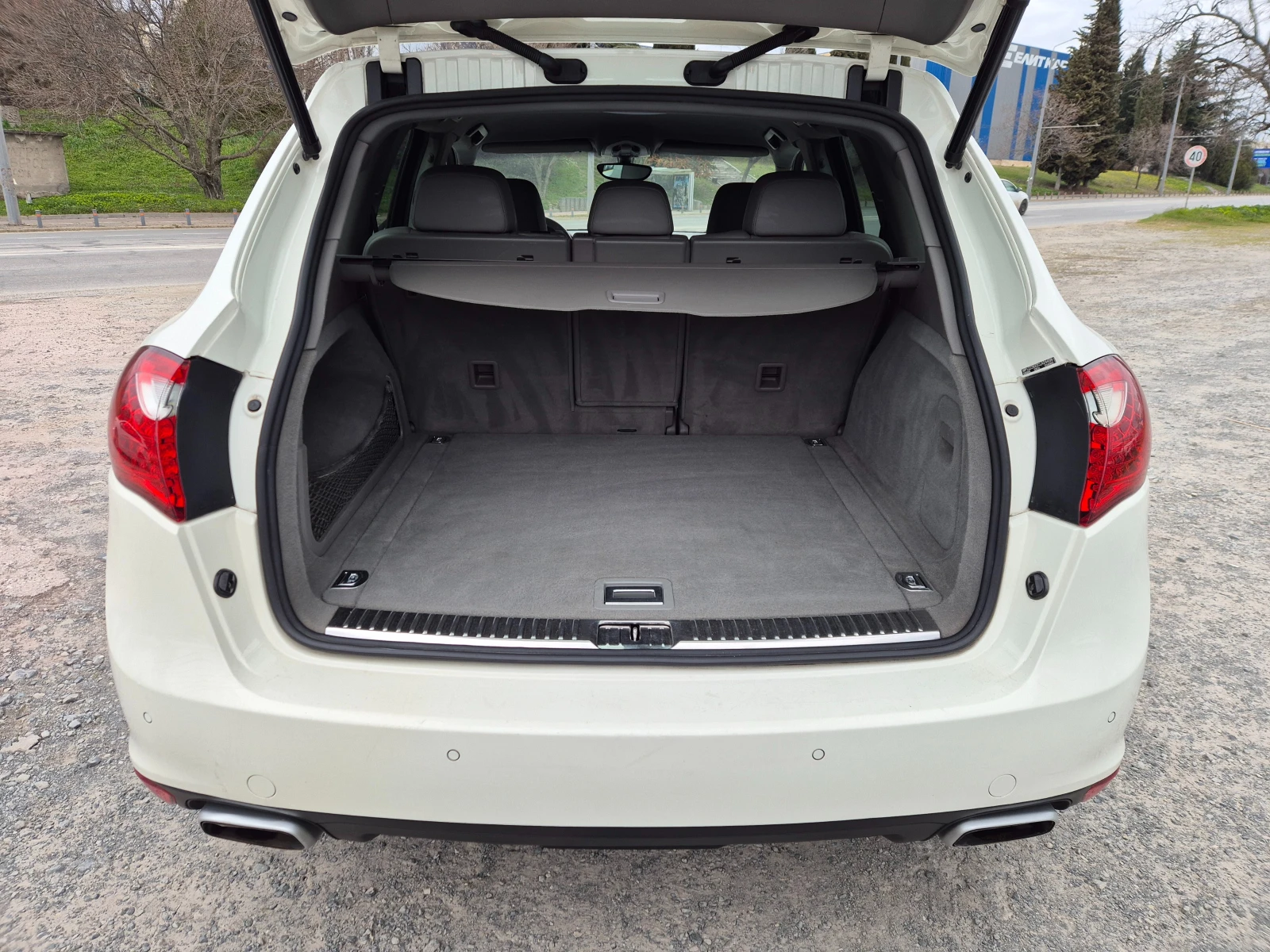 Porsche Cayenne 3.0d 245кс, снимка 11 - Автомобили и джипове - 53905307