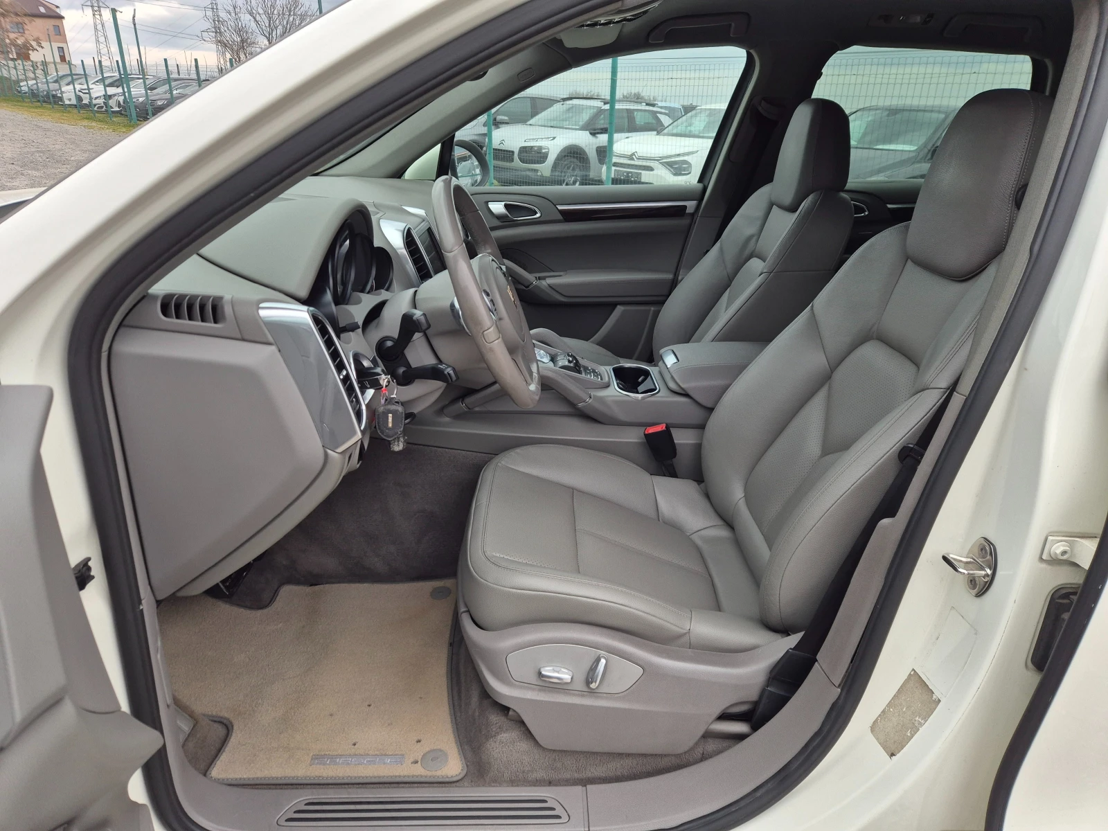 Porsche Cayenne 3.0d 245кс, снимка 13 - Автомобили и джипове - 53905307