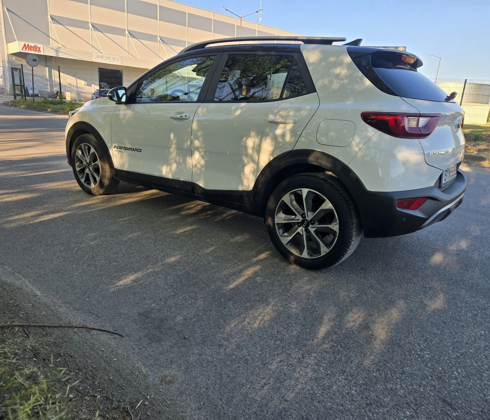 Kia Stonic T- GDI 120кс.- NAVI- CARPLAY- WAZE, снимка 8 - Автомобили и джипове - 54556830