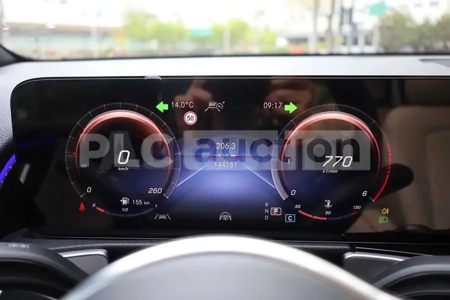 Mercedes-Benz GLB 200 d | КАМЕРА| DISTRONIC| ПАНОРАМА| ВКЛ.ТЕХНОТЕСТ, снимка 7 - Автомобили и джипове - 54764511