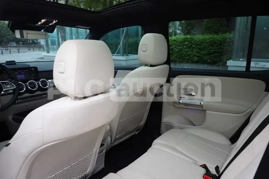 Mercedes-Benz GLB 200 d | КАМЕРА| DISTRONIC| ПАНОРАМА| ВКЛ.ТЕХНОТЕСТ, снимка 13 - Автомобили и джипове - 54764511