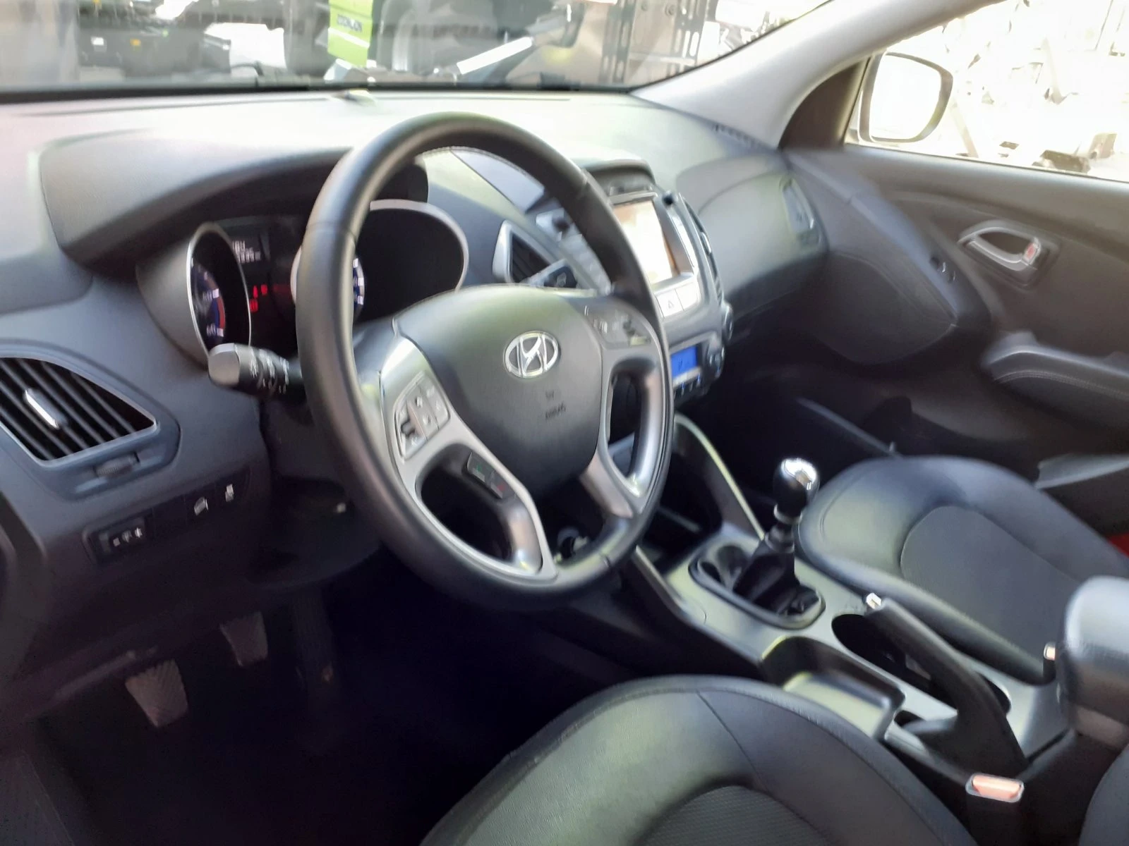 Hyundai IX35 1, 7 CRDI PREMIUM-NAVI-CAMERA.FACELIF  6KC. , снимка 13 - Автомобили и джипове - 55234150