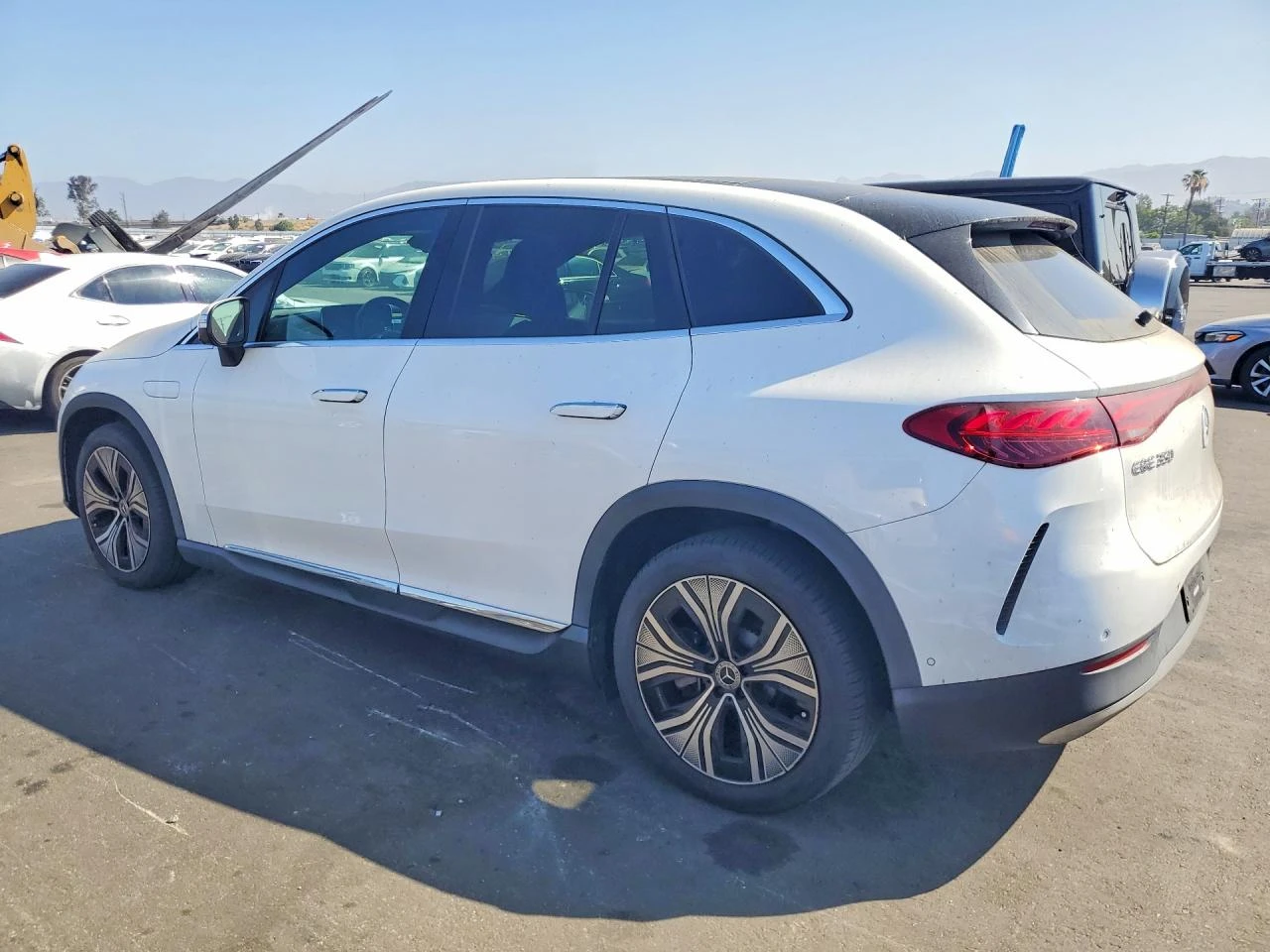 Mercedes-Benz EQE 350* 4MATIC* ПОДГРЕВ* ОБДУХВАНЕ* 360* BURMESTER* , снимка 4 - Автомобили и джипове - 55584249