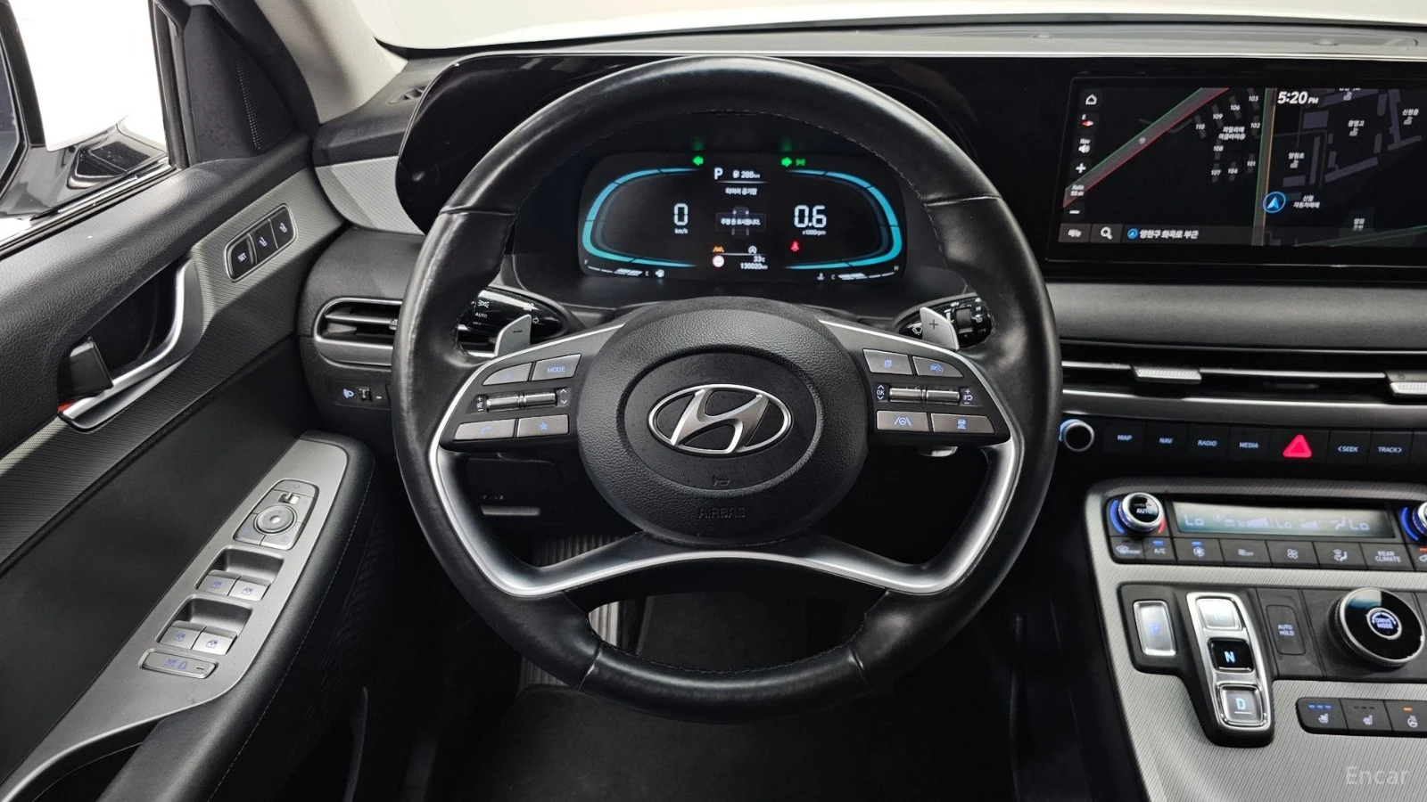 Hyundai Palisade * ПАНО* KEYLESS* Camera* ПОДГРЕВ* 360* , снимка 13 - Автомобили и джипове - 55624352