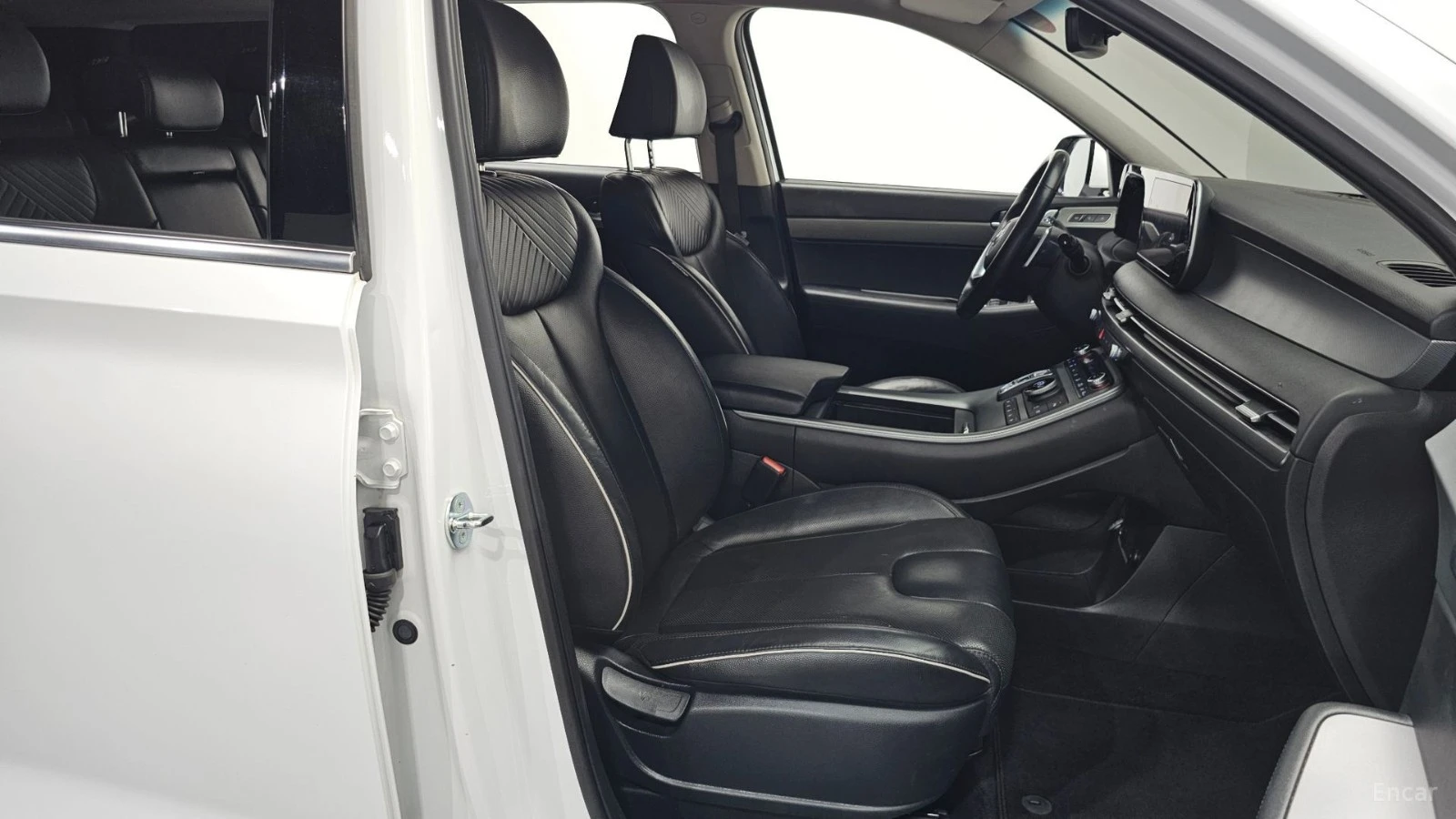 Hyundai Palisade * ПАНО* KEYLESS* Camera* ПОДГРЕВ* 360* , снимка 11 - Автомобили и джипове - 55624352