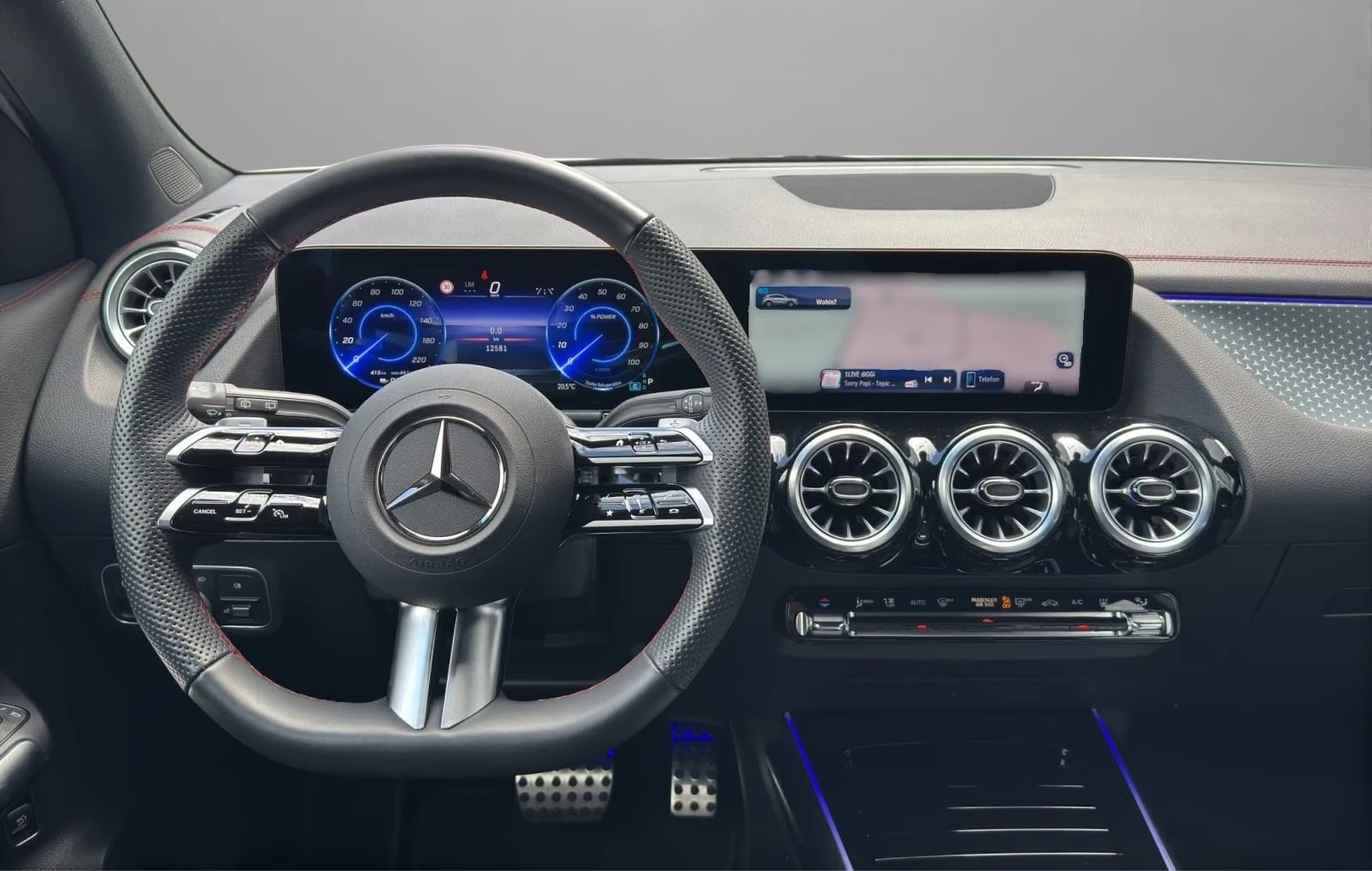 Mercedes-Benz EQA 350 / FACELIFT / AMG / NIGHT / 4-MATIC / CAMERA /, снимка 9 - Автомобили и джипове - 55707458