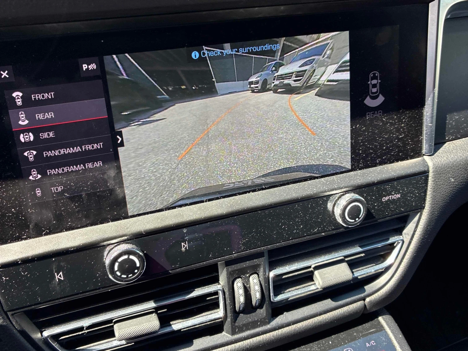Porsche Macan * AWD * ГЛАВНО ПРЕДСТАВИТЕЛСТВО НА PORSCHE* , снимка 10 - Автомобили и джипове - 55979532