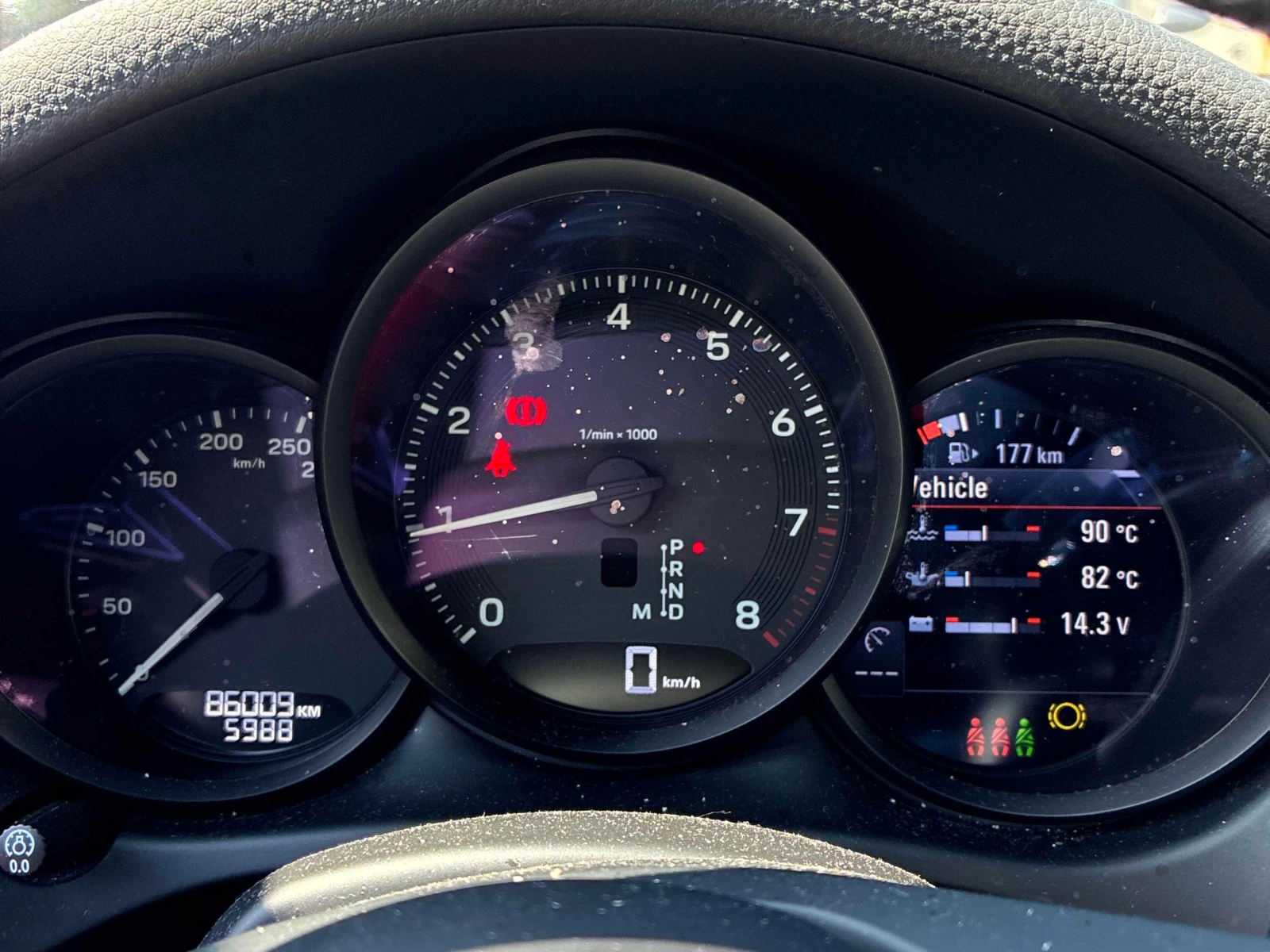 Porsche Macan * AWD * ГЛАВНО ПРЕДСТАВИТЕЛСТВО НА PORSCHE* , снимка 8 - Автомобили и джипове - 55979532
