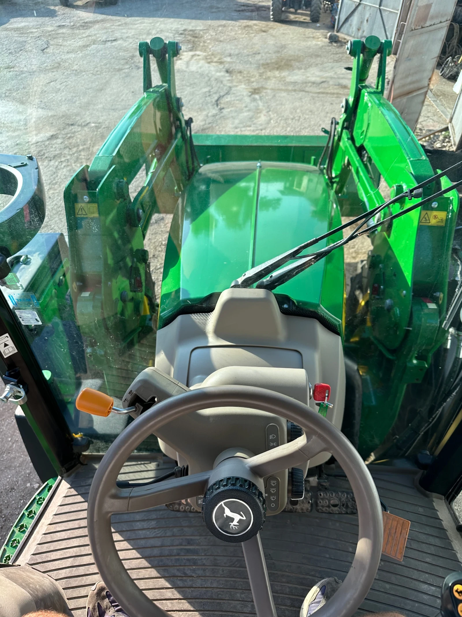 Трактор John Deere 5115R - изображение 6