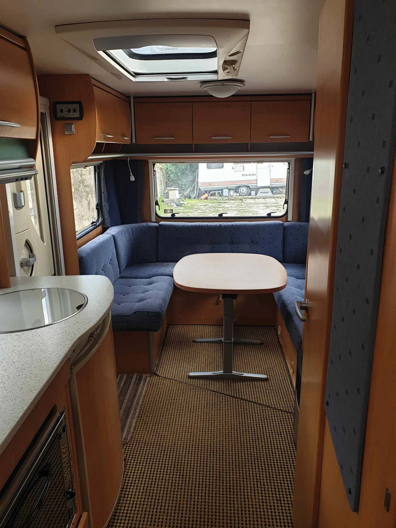 Каравана HYMER / ERIBA LIVING 560 - изображение 6