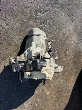 Ръчна скоростна кутия за Peugeot 307 Hatchback (08.2000 - 12.2012), снимка 2 - Части - 53474444