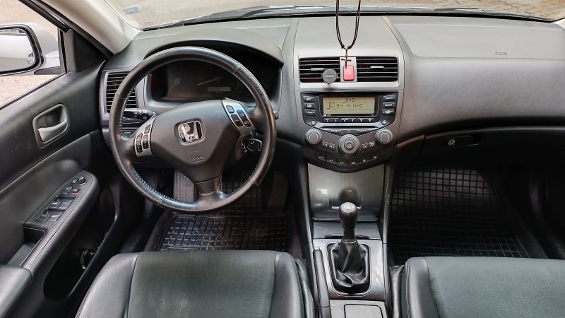 Honda Accord 2.2 i-ctdi , снимка 7 - Автомобили и джипове - 45481326