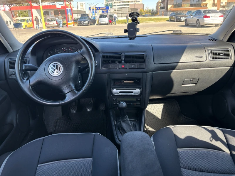 VW Golf 1.6, снимка 8 - Автомобили и джипове - 47734948