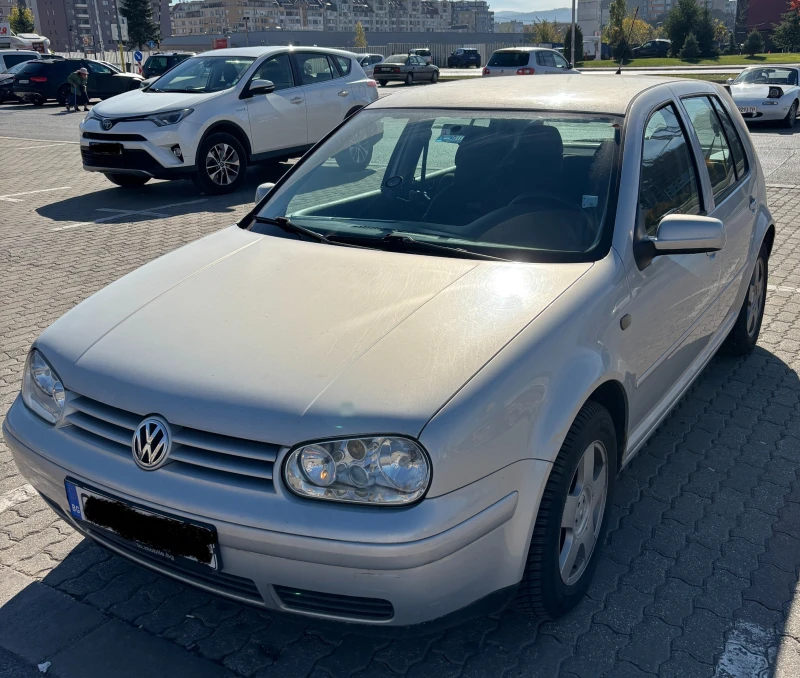 VW Golf 1.6, снимка 1 - Автомобили и джипове - 47734948