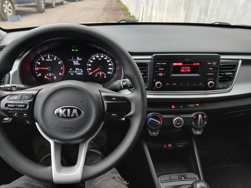 Kia Rio, снимка 9 - Автомобили и джипове - 48235430