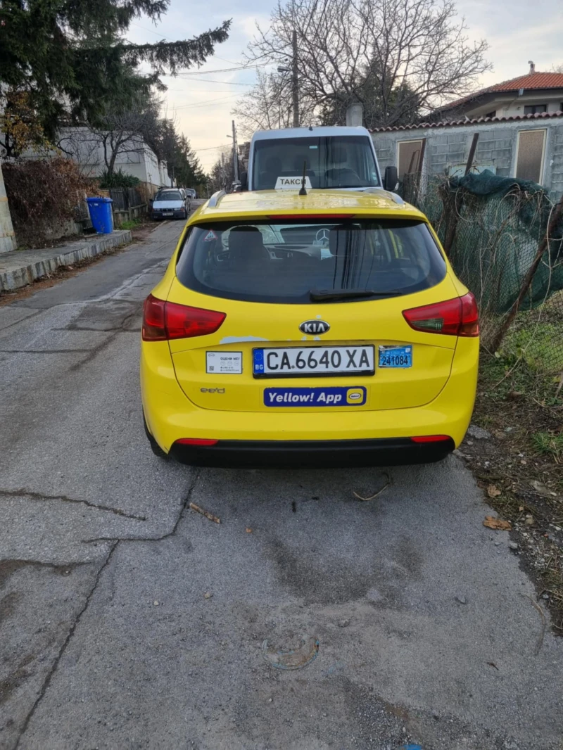 Kia Ceed, снимка 3 - Автомобили и джипове - 48641916