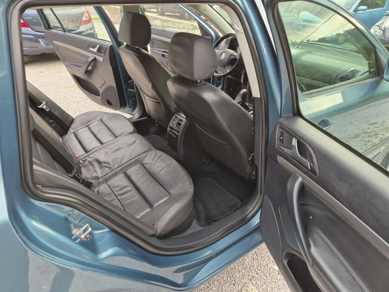 Skoda Octavia Всички екстри, снимка 12 - Автомобили и джипове - 50609264