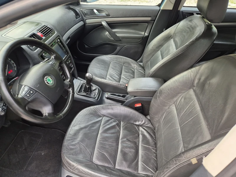 Skoda Octavia Всички екстри, снимка 10 - Автомобили и джипове - 50609264