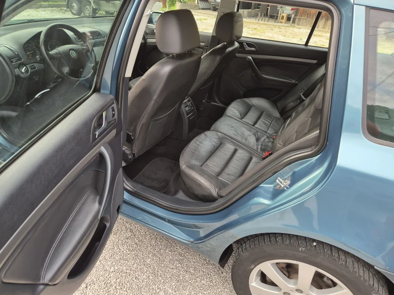 Skoda Octavia Всички екстри, снимка 8 - Автомобили и джипове - 50609264