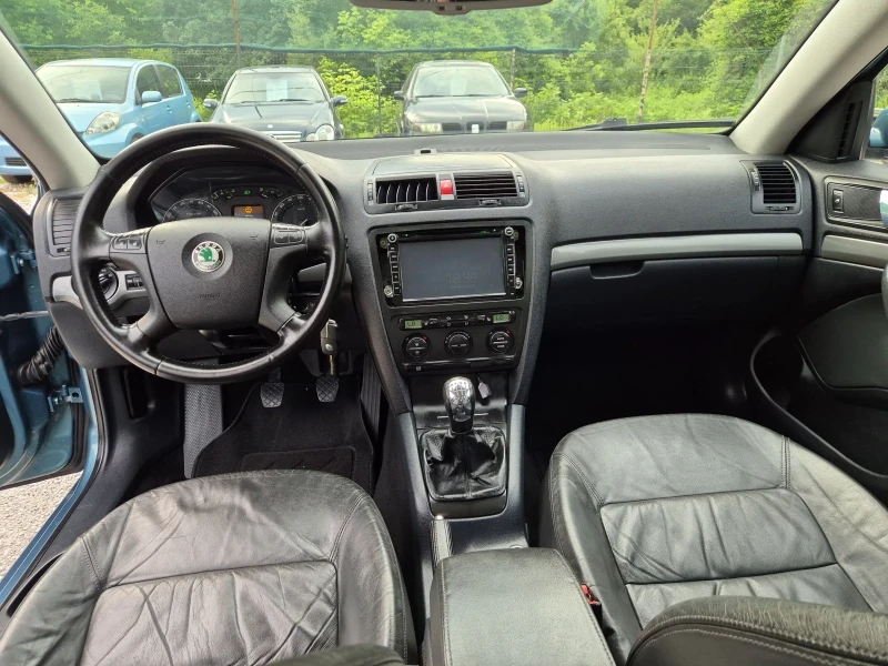 Skoda Octavia Всички екстри, снимка 9 - Автомобили и джипове - 50609264