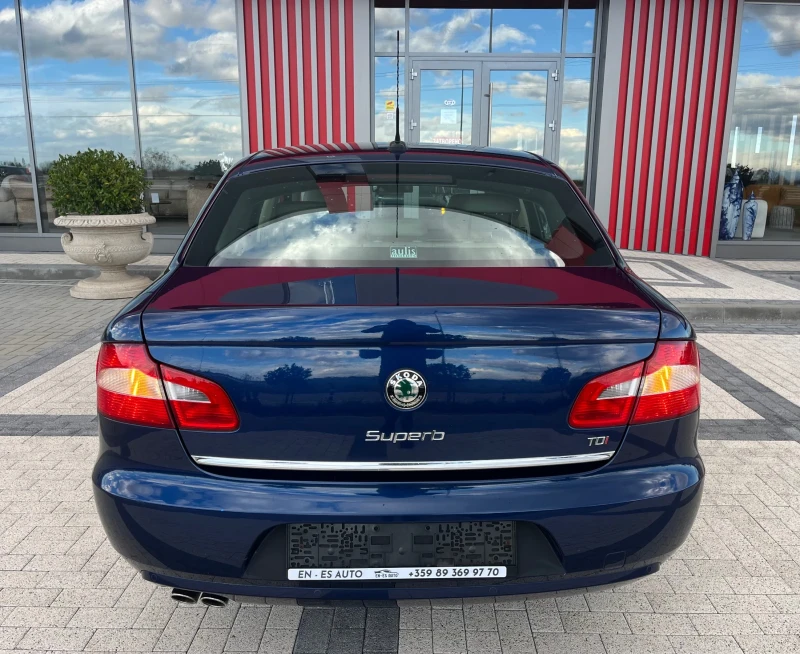 Skoda Superb 2.0TDI/КОЖА/ПОДГРЕВ/МЕМОРИ, снимка 5 - Автомобили и джипове - 52514266