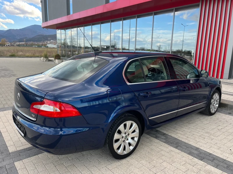 Skoda Superb 2.0TDI/КОЖА/ПОДГРЕВ/МЕМОРИ, снимка 4 - Автомобили и джипове - 52514266