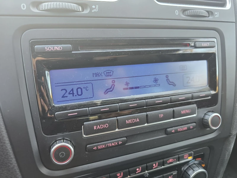 VW Golf 2.0tdi 110кс , снимка 4 - Автомобили и джипове - 53098608