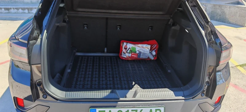 VW ID.4 НОВА 4000км 330к.с 4Х4, снимка 5 - Автомобили и джипове - 53143857