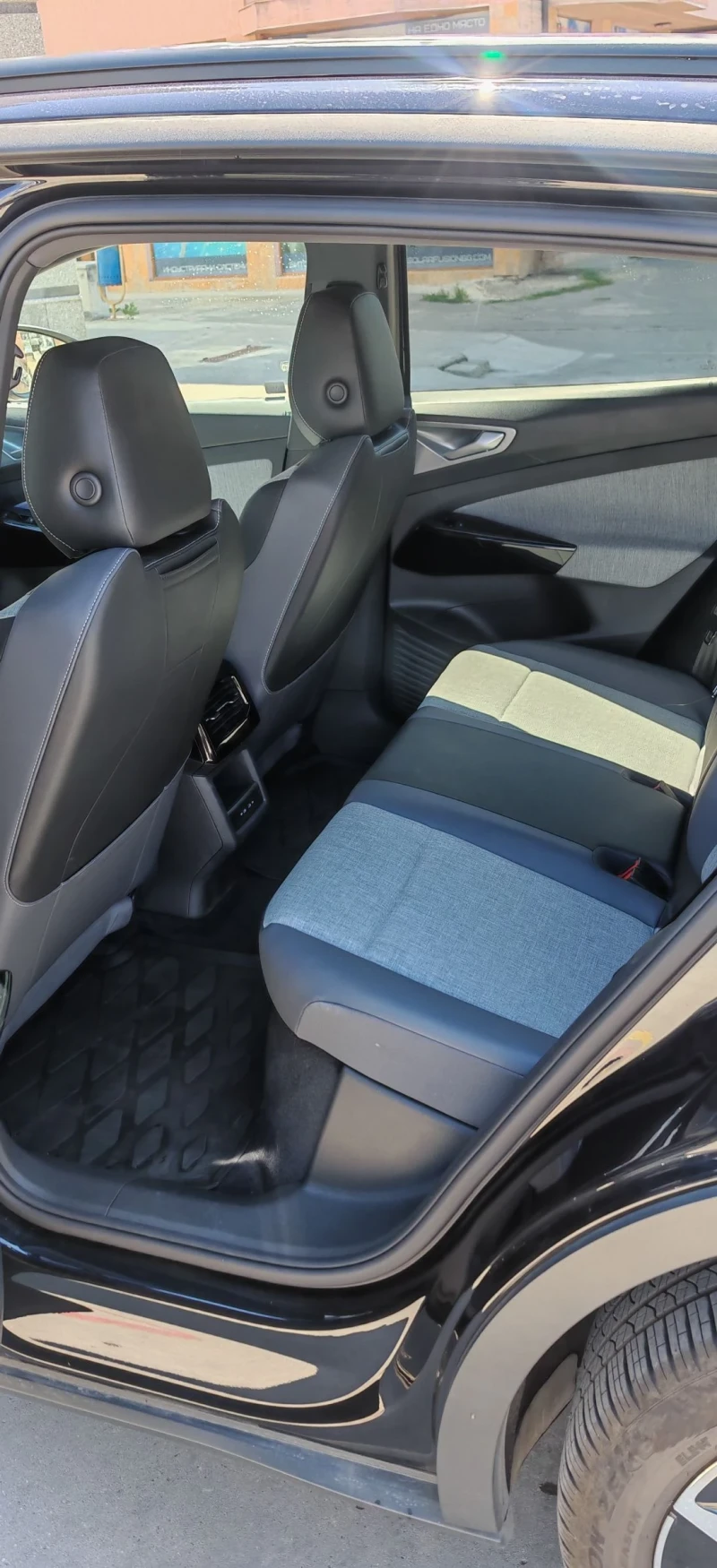 VW ID.4 НОВА 4000км 330к.с 4Х4, снимка 8 - Автомобили и джипове - 53143857