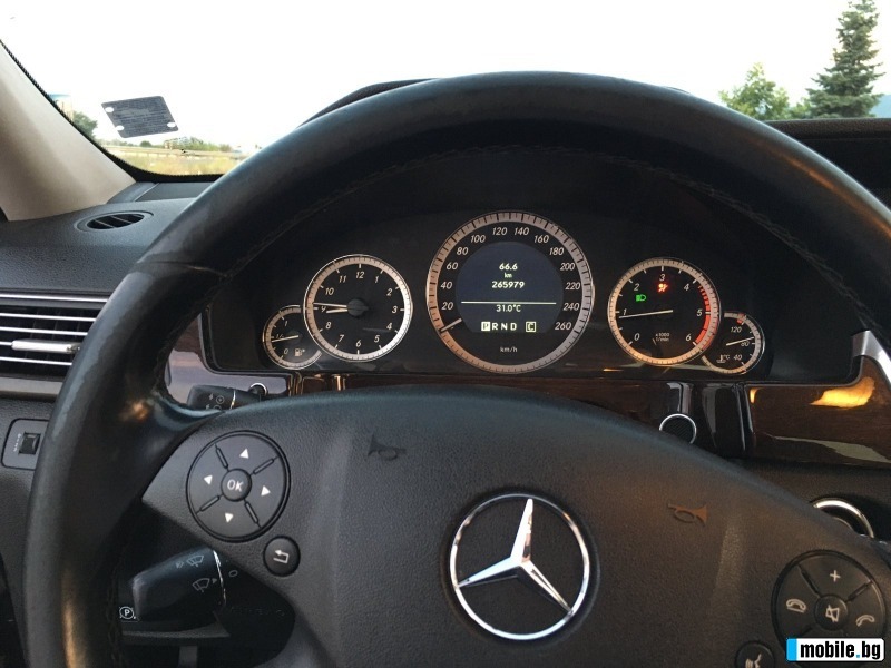 Mercedes-Benz E 220, снимка 6 - Автомобили и джипове - 44791430