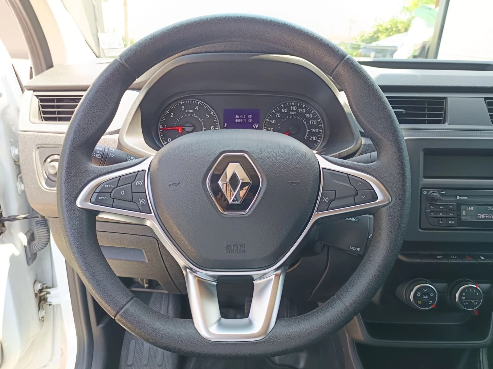 Renault Express 1.5 dCi , 95 к.с. /ZEN - изображение 9