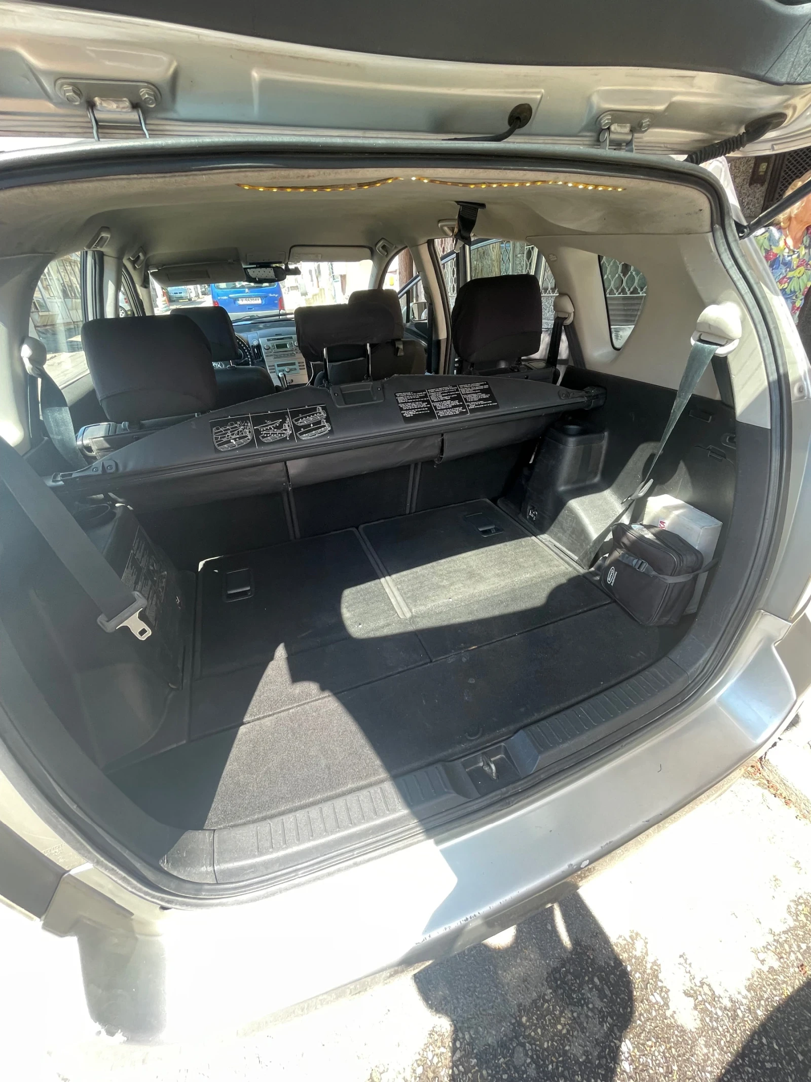 Toyota Corolla verso  - изображение 9