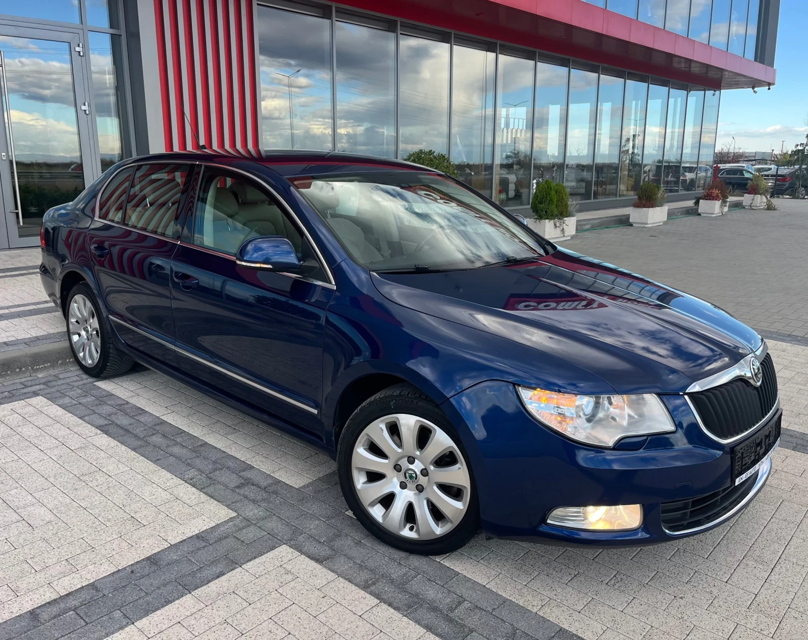Skoda Superb 2.0TDI/КОЖА/ПОДГРЕВ/МЕМОРИ - изображение 3