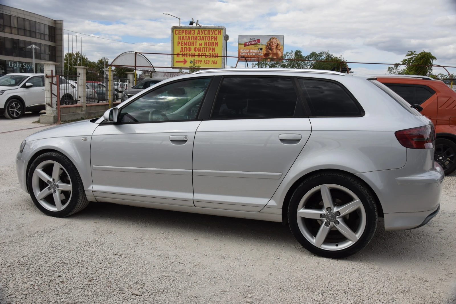 Audi A3 2, 0tdi Автоматик+ нави и панорама - изображение 4