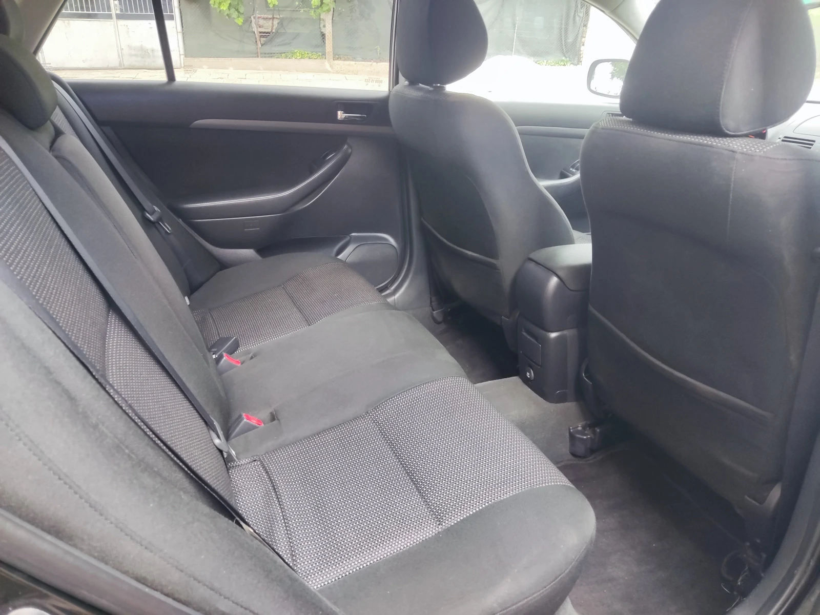 Toyota Avensis  - изображение 8