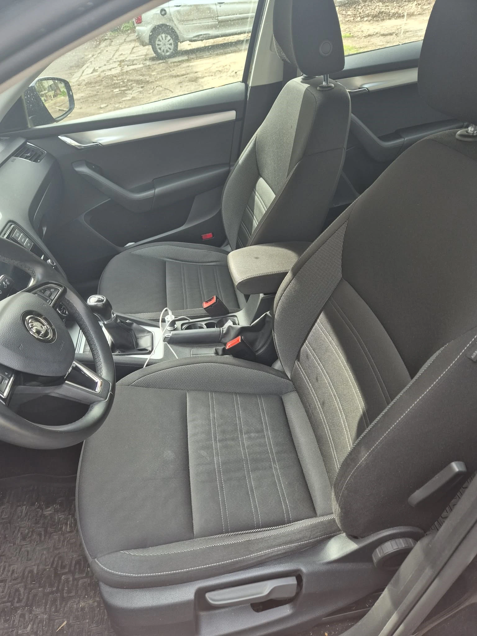 Skoda Octavia III, снимка 11 - Автомобили и джипове - 53907666